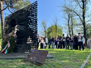 Gruppo, E Monumento Resistenza